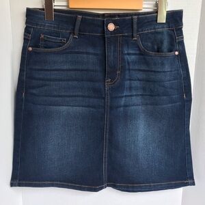 Jordache - Women’s Denim Mini Skirt with Pockets. Size: 4